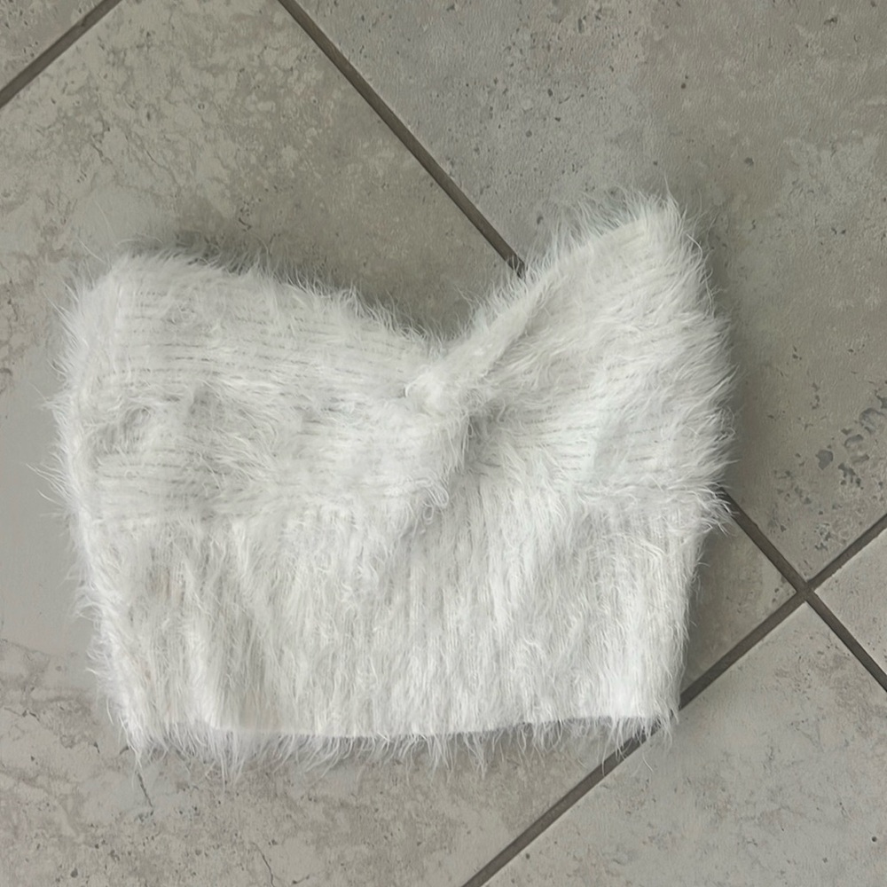 Fuzzy crop top. Size M